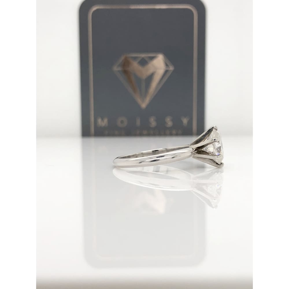 Alanna ~ 14Kw 8X6Mm Oval Moissanite Solitaire - Ring