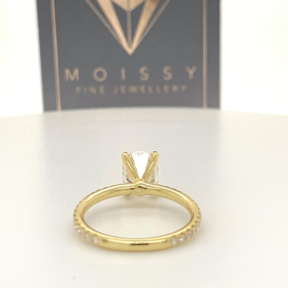 Asia~ 18Ky 9X7Mm Oval Moissanite Diamond Band - Ring